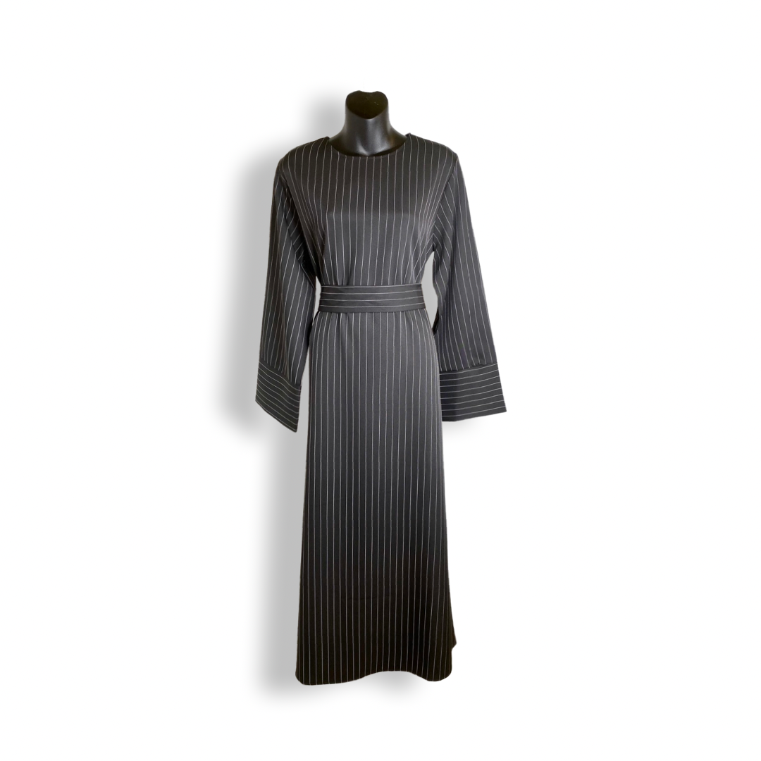 PINSTRIPED ABAYA